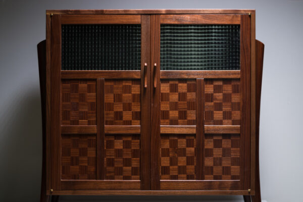 Vertical patchwork cabinet